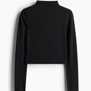 Long sleeve crop top